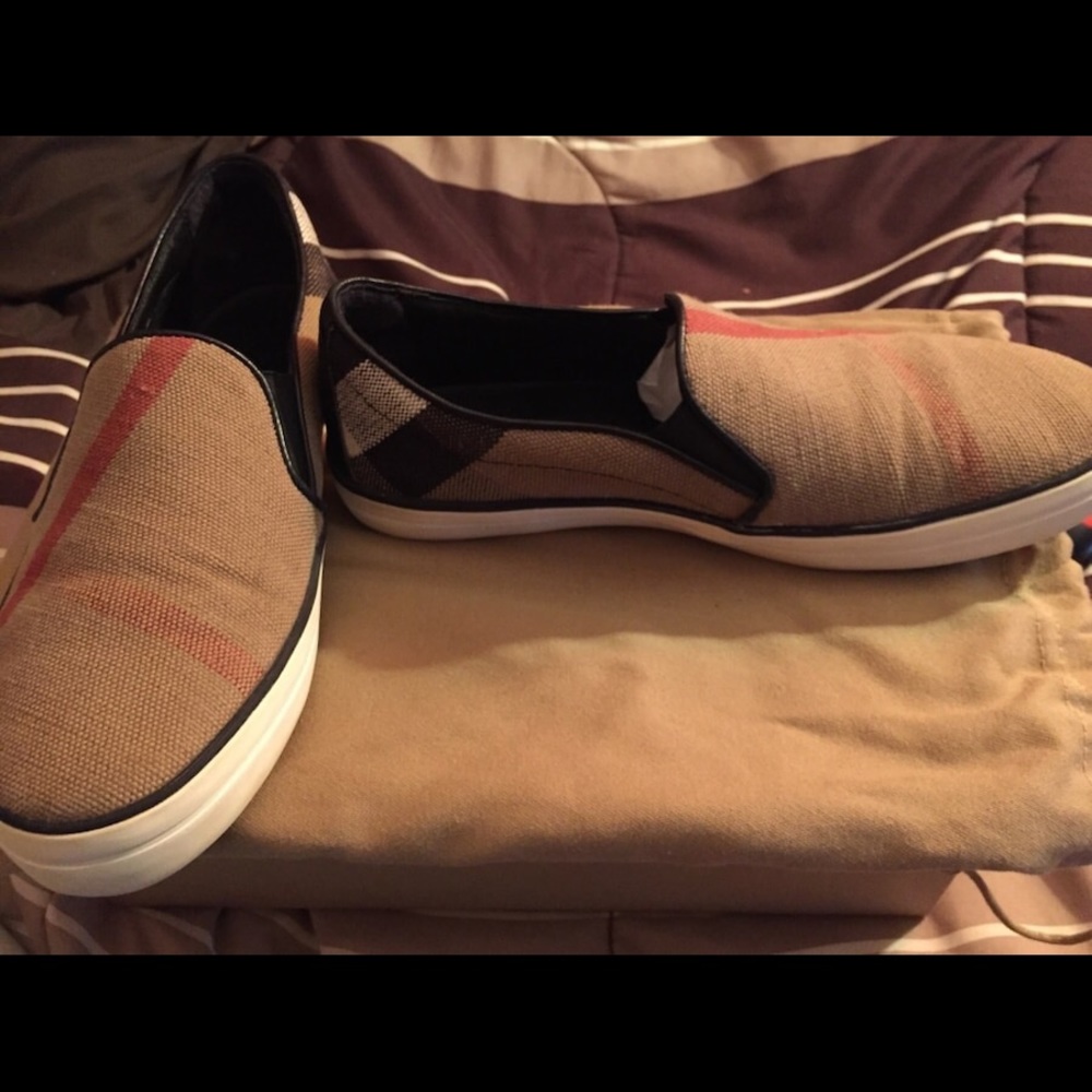 Burberry slip on shoes - Picture 5 of 8